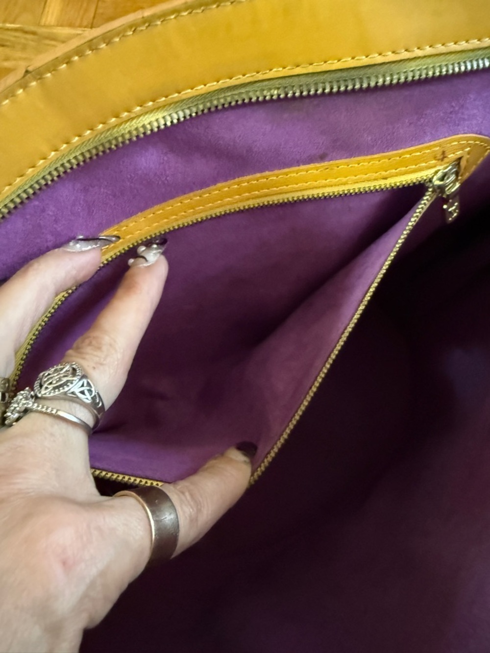 Yellow epi saint jacques Louis Vuitton bag - Picture 14 of 14